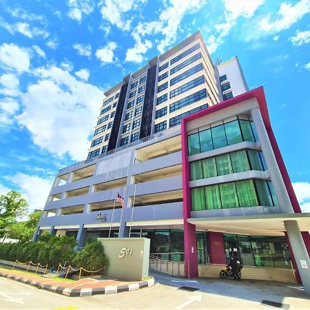 Nexus Business Suite Hotel Шах Алам Екстериор снимка