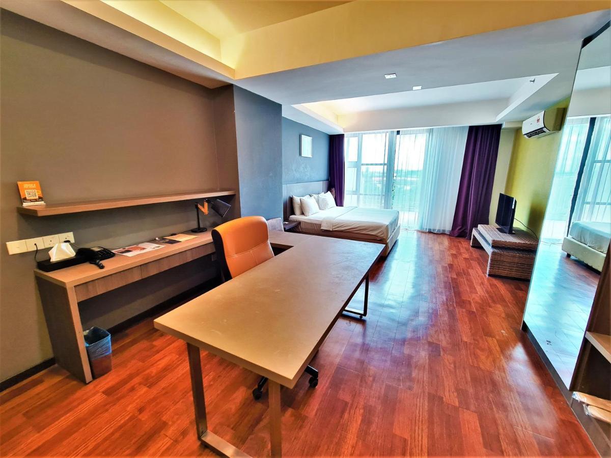 Nexus Business Suite Hotel Шах Алам Екстериор снимка