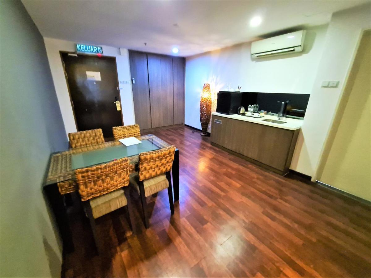 Nexus Business Suite Hotel Шах Алам Екстериор снимка